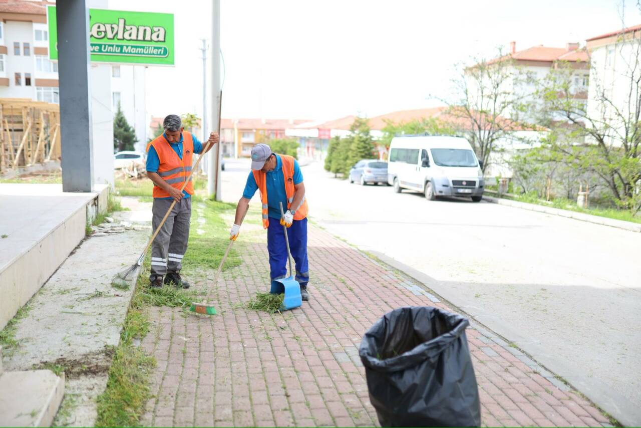 Aksaray Belediyesi, şehir genelinde sürdürdüğü temizlik çalışmalarına hız kesmeden devam
