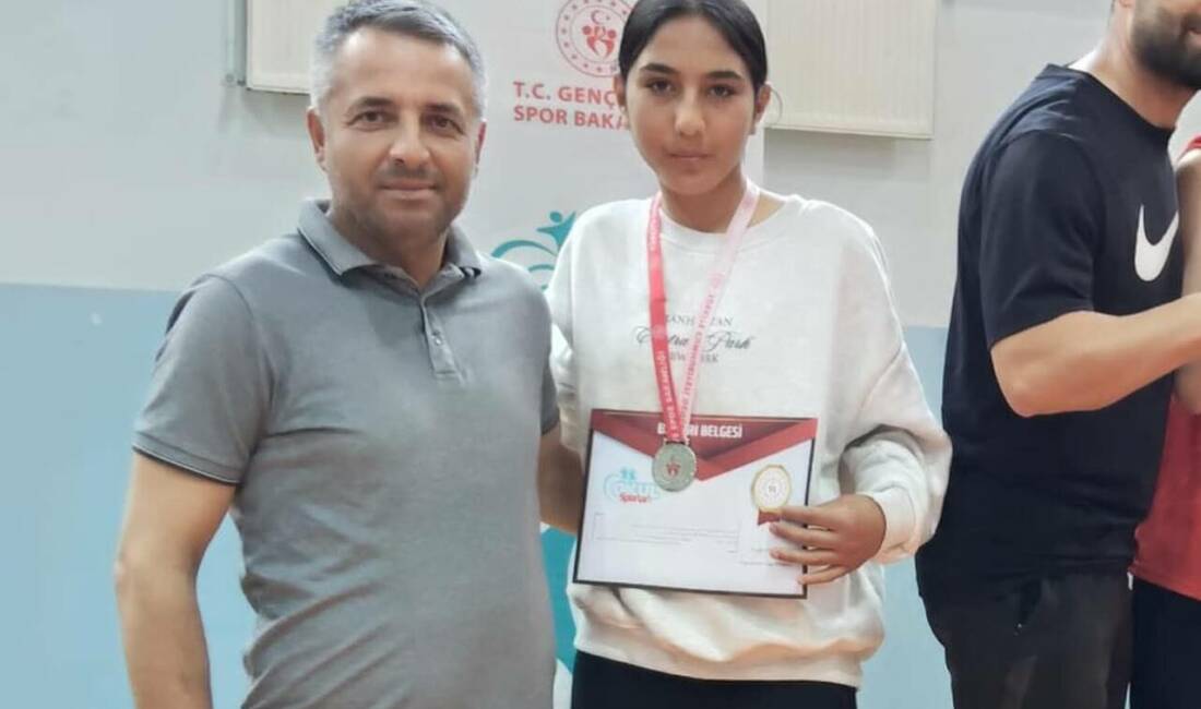 Konya’nın Akşehir ilçesinde düzenlenen Okul Sporları Yıldız Kızlar Türkiye Bilek