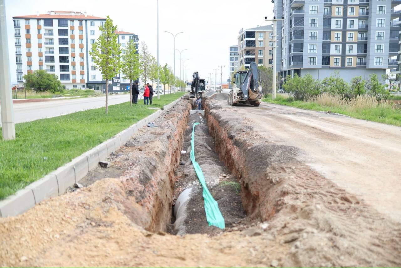 Aksaray Belediyesi, şehir genelinde altyapı yatırımlarına hız kesmeden devam ediyor.