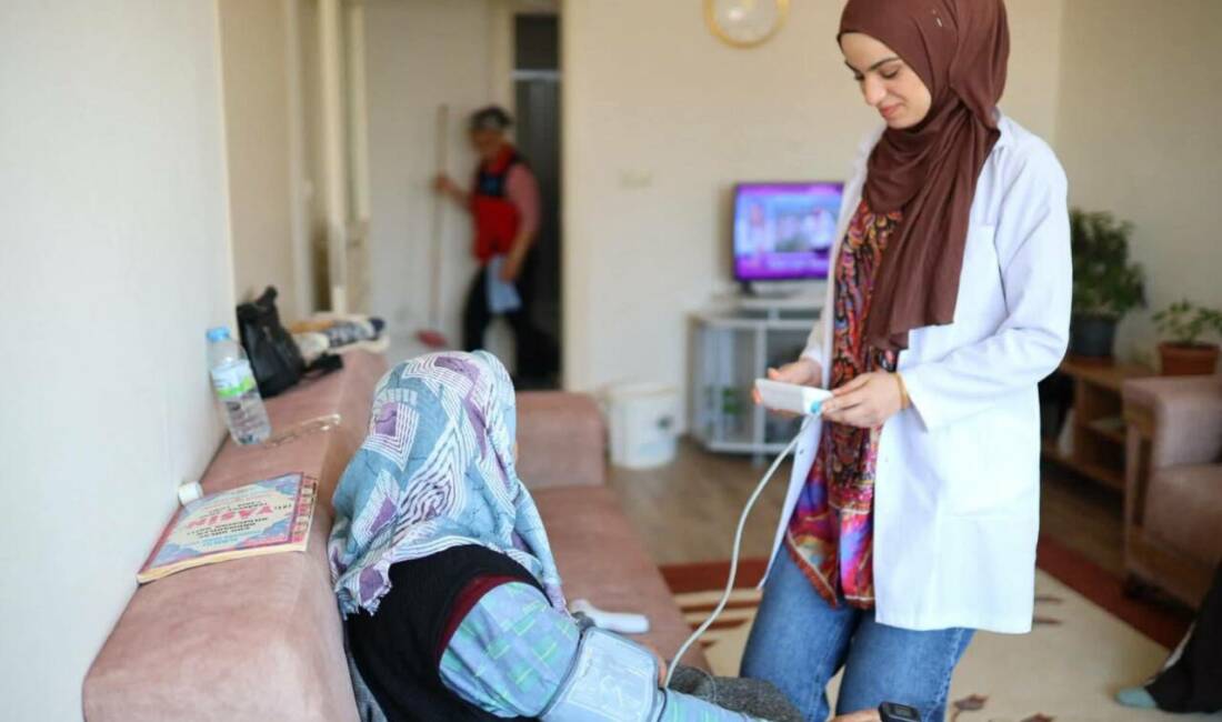 Aksaray Belediyesi’nden yaşlı ve kimsesiz vatandaşlara evde bakım desteği Aksaray Belediyesi, sosyal belediyecilik çalışmaları kapsamında yaşlı, bakıma muhtaç ve
