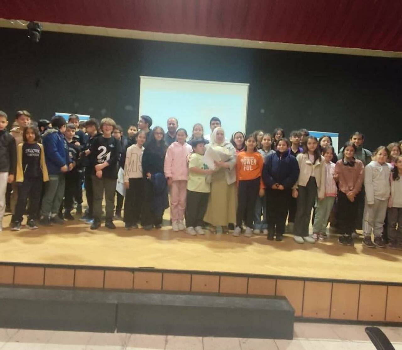 Doç. Dr. Ayşe İkinci Keleş, “Beyin Laboratuvarı” sunumuyla öğrencileri bilimle