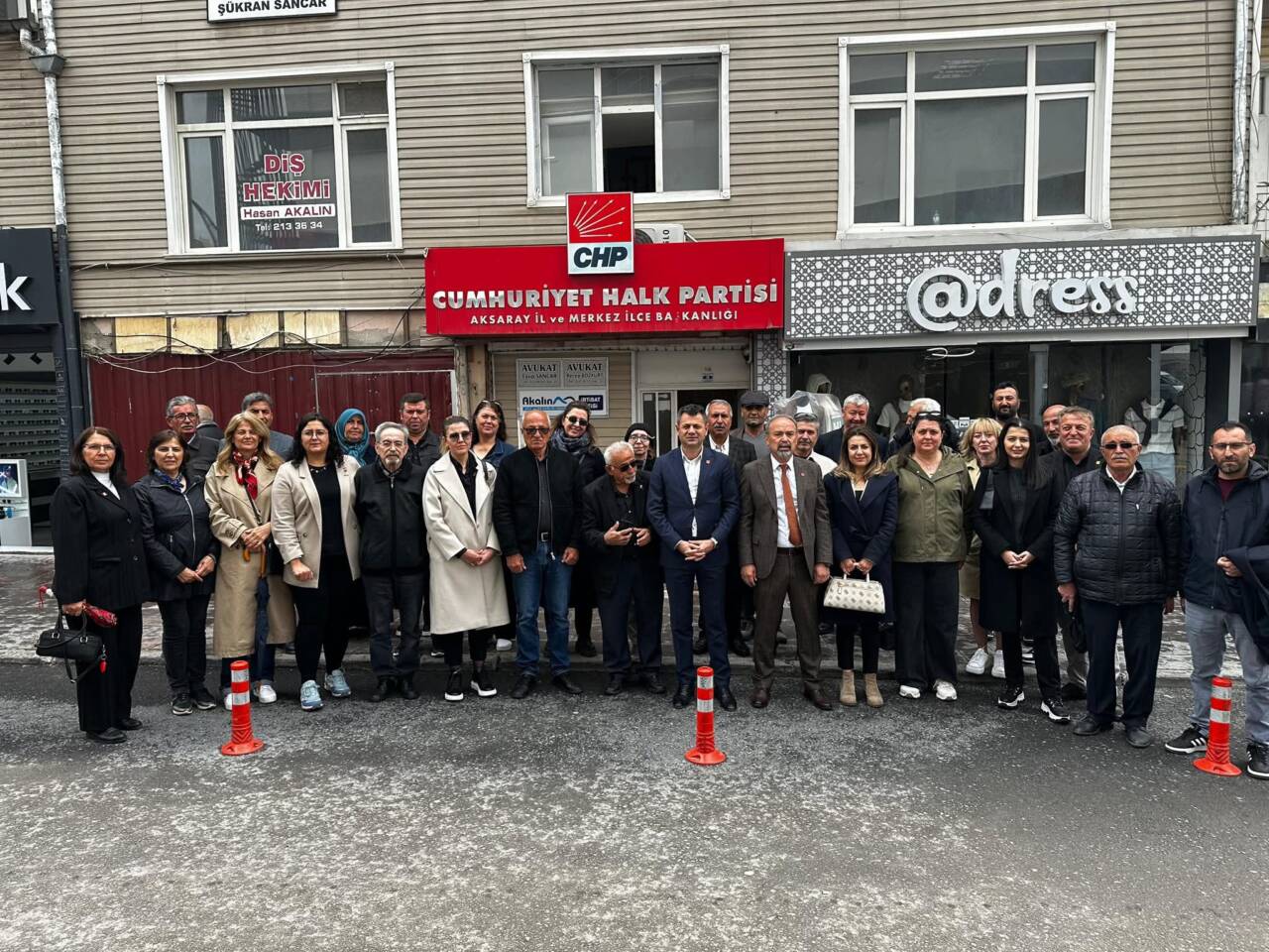 CHP Aksaray teşkilatı, geniş katılımlı saha çalışmasıyla esnaf ve vatandaşlarla
