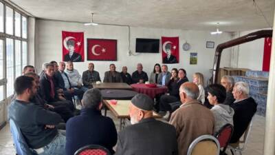 CHP Aksaray heyeti, Topakkaya beldesine gerçekleştirdiği ziyarette vatandaşlarla bir araya