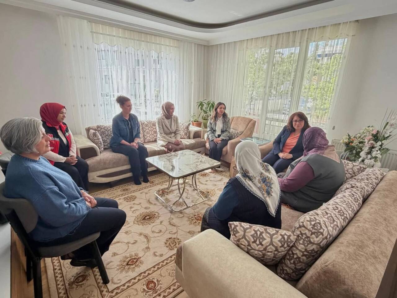 Aksaray’da Anneler Günü dolayısıyla düzenlenen program kapsamında, şehit anneleri unutulmadı.