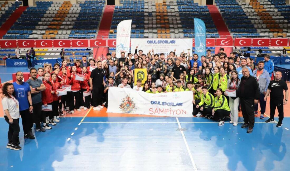 Aksaray’da Türkiye Şampiyonası heyecanı tamamlandı Okul Sporları Bedensel Engelliler Oturarak Voleybol Türkiye Şampiyonası’na ev sahipliği