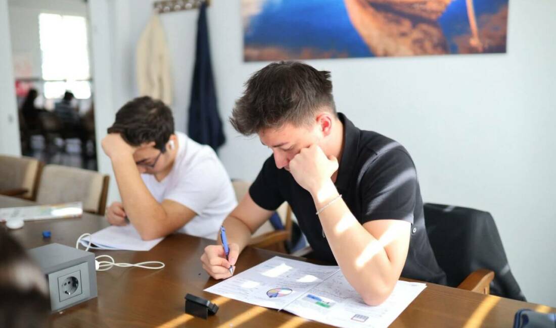 Paşacık Kitap Konağı, kitapseverlerin buluşma noktası oldu Aksaray Belediyesi tarafından hayata geçirilen Paşacık Kitap Konağı, kitapla iç