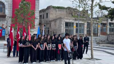 Atatürk’ü Anma, Gençlik ve Spor Bayramı kapsamında Güzelyurt’ta düzenlenen tören