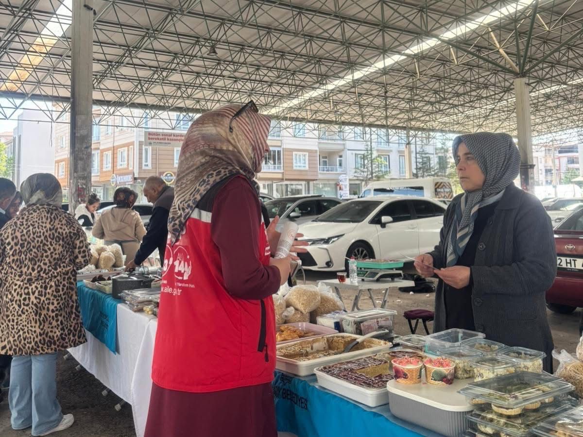 Aksaray Hanımeli Pazarı’nda esnaf ve vatandaşlara kadına karşı şiddetle mücadele