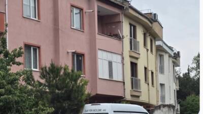 Bursa'nın İnegöl ilçesinde 46 yaşındaki öğretmen, yalnız yaşadığı evinde ölü