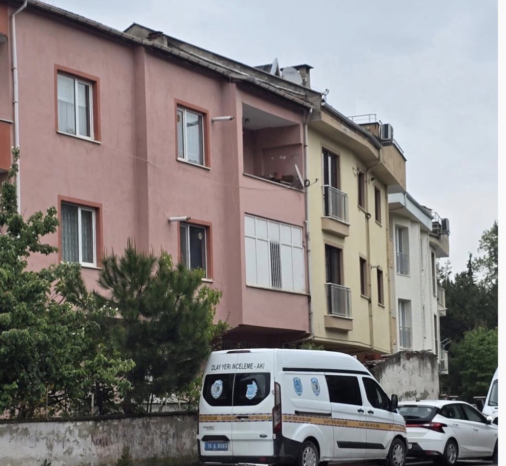 Bursa'nın İnegöl ilçesinde 46 yaşındaki öğretmen, yalnız yaşadığı evinde ölü