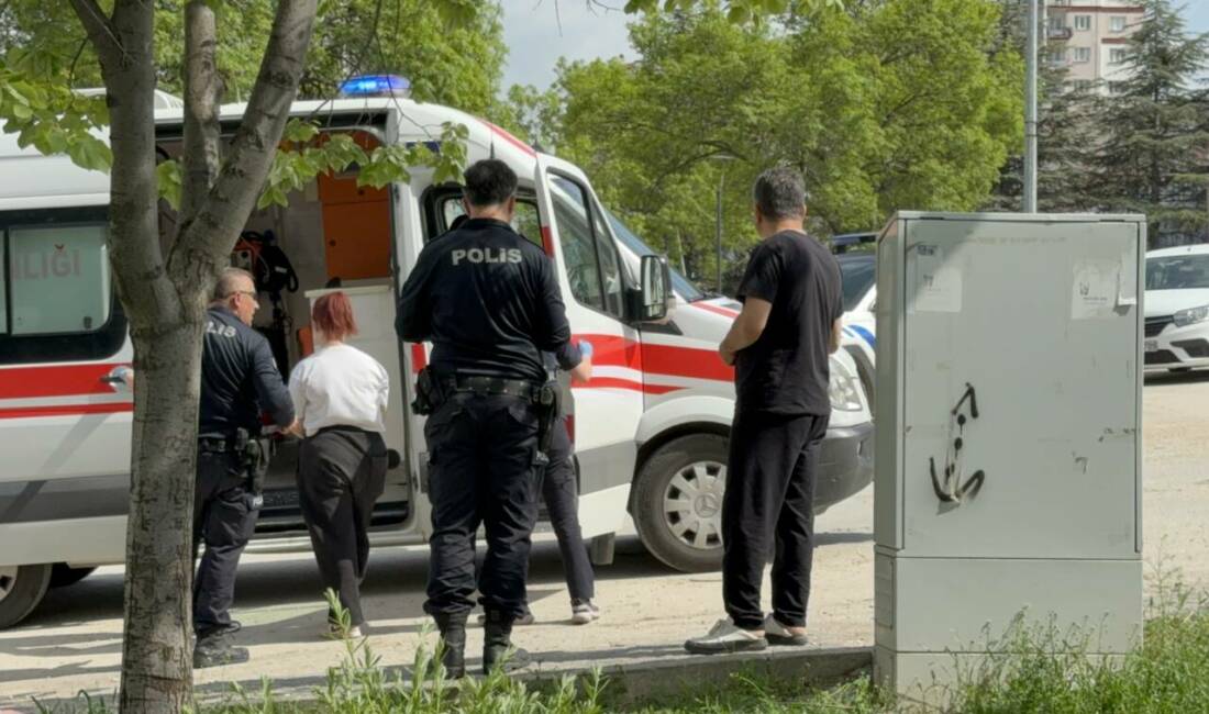 Erkek arkadaş kavgasında 3 kız bıçaklanarak yaralandı! Eskişehir’de ‘erkek arkadaş’ meselesi nedeniyle çıkan bıçaklı kavgada 3 kız
