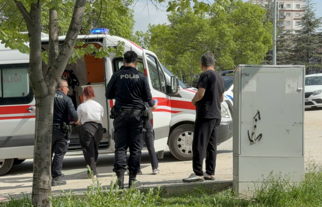 Eskişehir’de ‘erkek arkadaş’ meselesi nedeniyle çıkan bıçaklı kavgada 3 kız