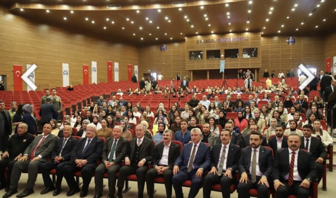 ASÜ’de konuşan Akar: Türkiye savunma sanayinde önemli bir noktaya ulaştı TBMM Milli Savunma Komisyonu Başkanı Dr. Hulusi Akar, Türkiye’nin savunma