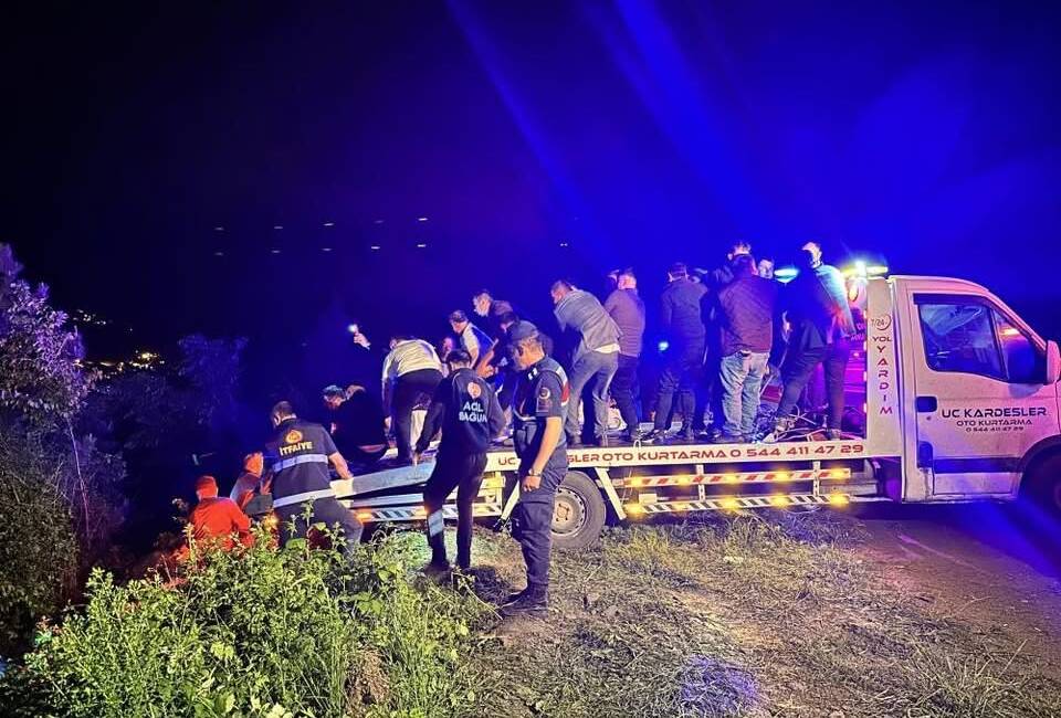 Kastamonu’da bir otomobilin yaklaşık 150 metre yükseklikten uçuruma yuvarlanması sonucu