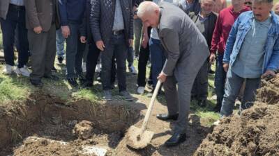 Aksaray Milletvekili Ramazan Kaşlı’nın ailesinin büyüğü Aşır Kaşlı, kılınan cenaze