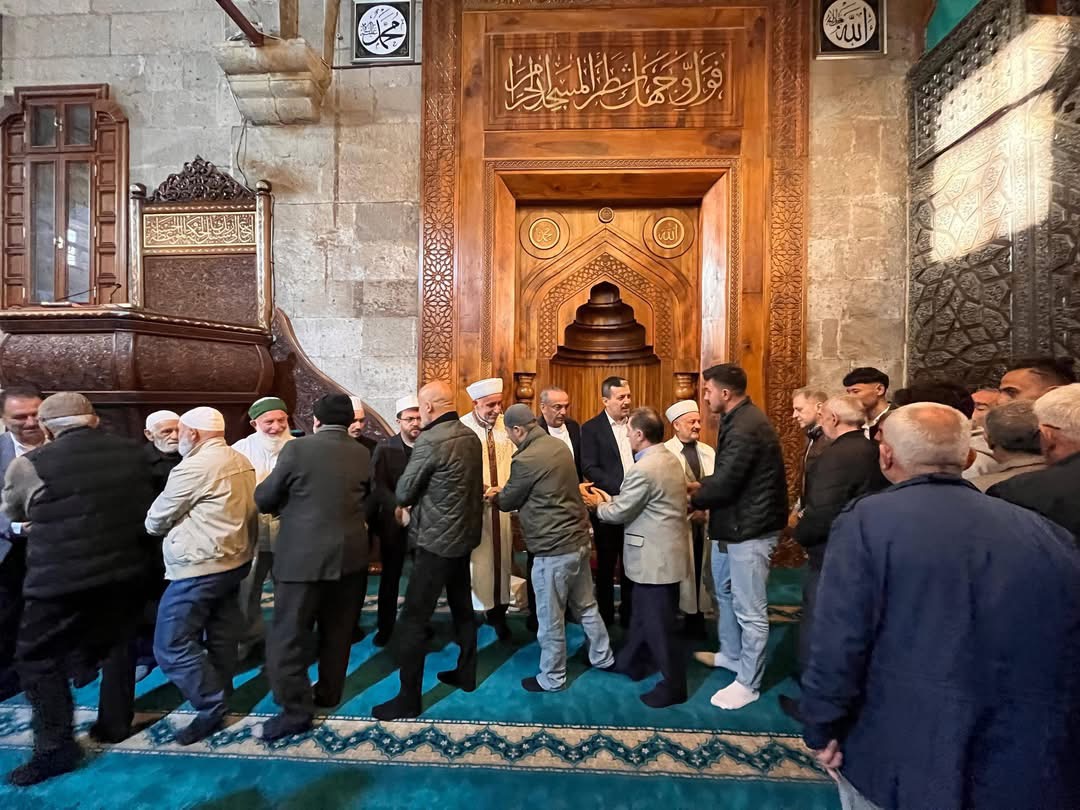Aksaray’da Kurban Bayramı namazı Karamanoğlu Ulu Cami’de yoğun katılımla eda