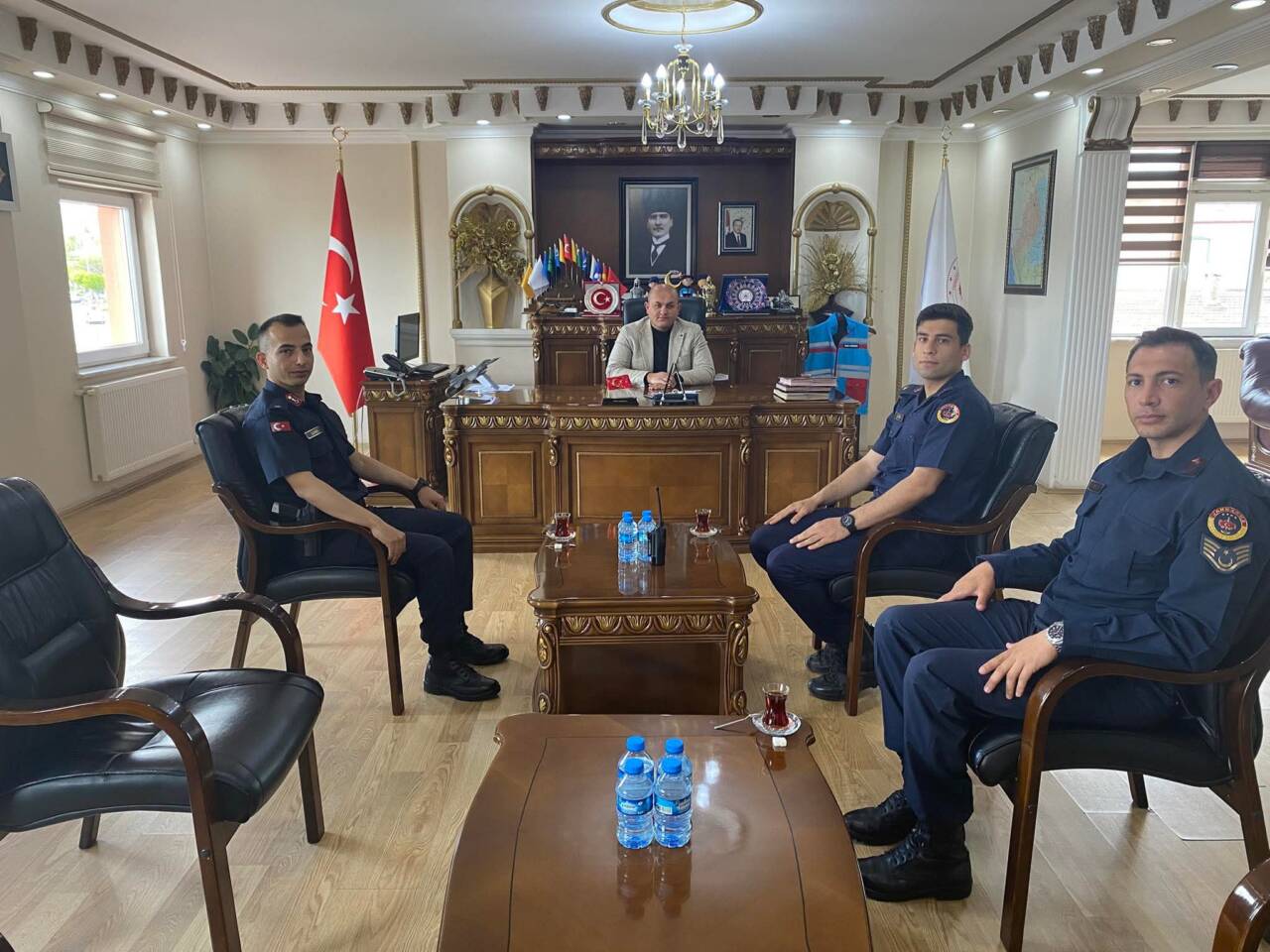 Ağaçören’de görev yapan jandarma personeli ve subay adayı öğrencisi, Kaymakam