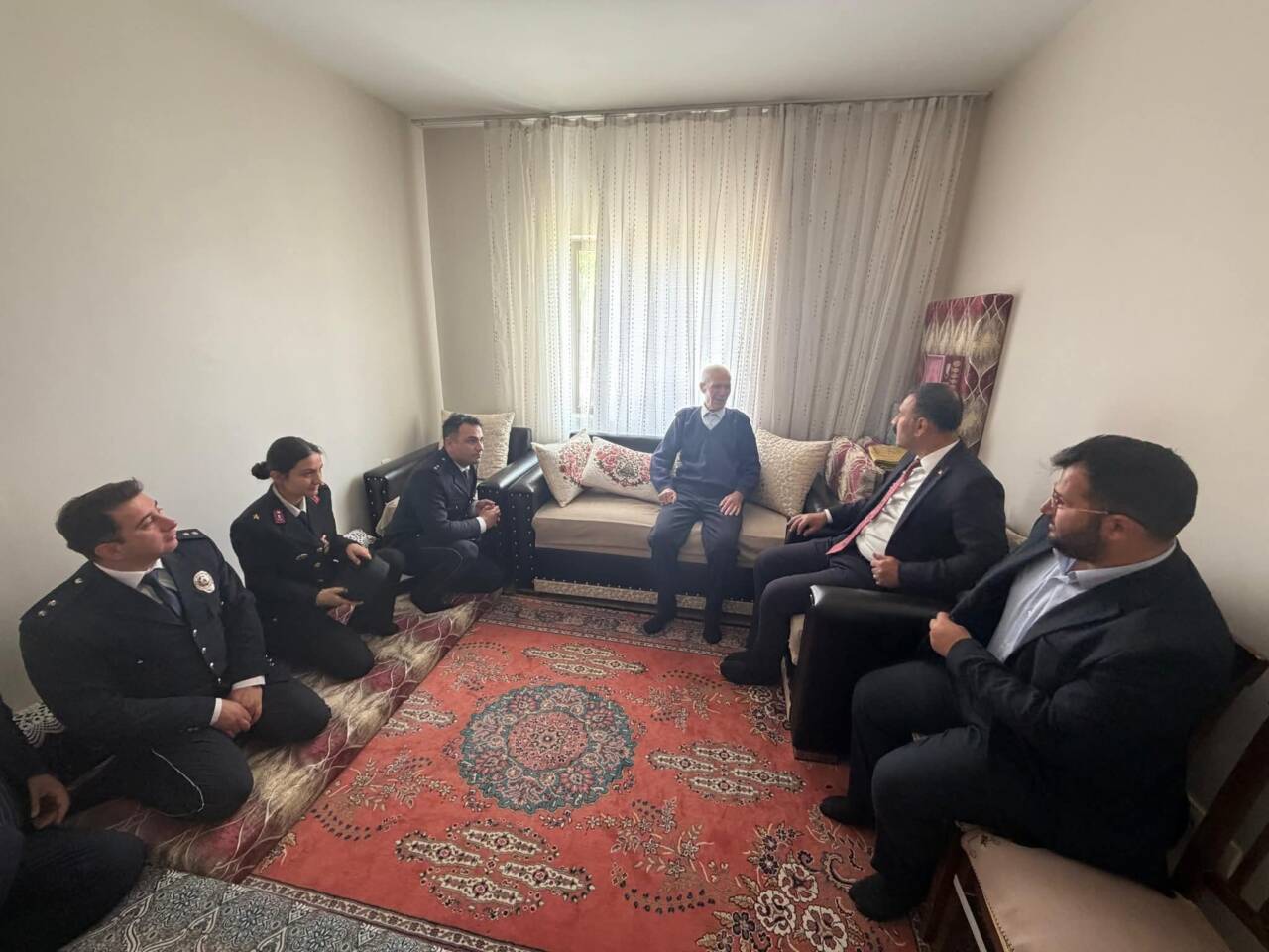 Sultanhanı Kaymakamı Bilal Göksun, Belediye Başkanı Fahri Solak ve kurum