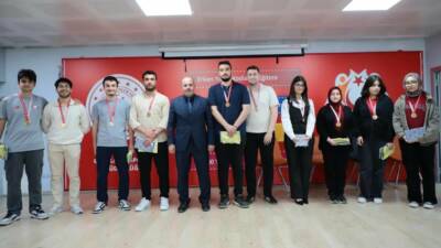 Gençlik ve Spor Bakanlığı’nın düzenlediği yarışmalarda dereceye giren öğrencilere Aksaray’da