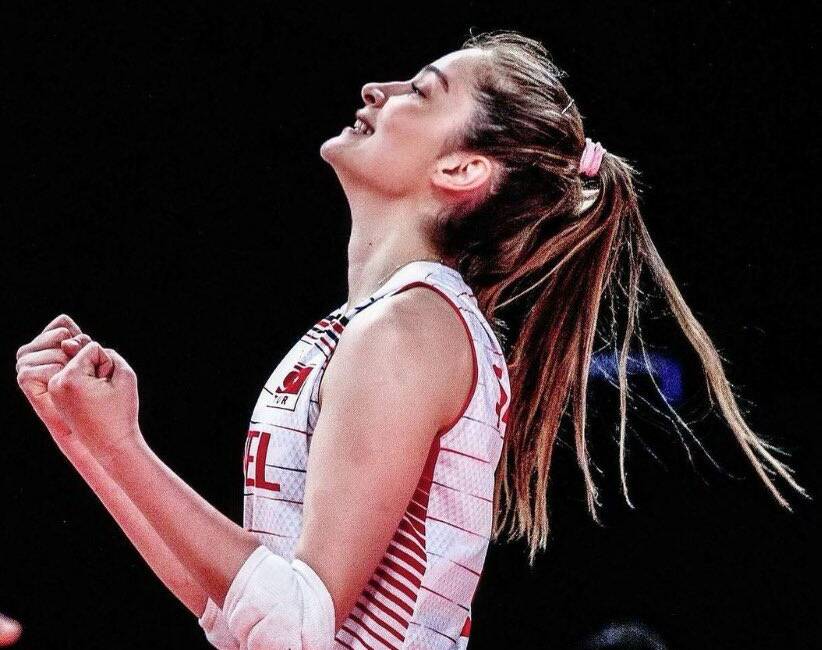Tuğba Şenoğlu İvegin milli takım kampına davet edildi Kuzeyboru Kadın Voleybol Takımı’nın başarılı oyuncularından Tuğba Şenoğlu İvegin, Filenin