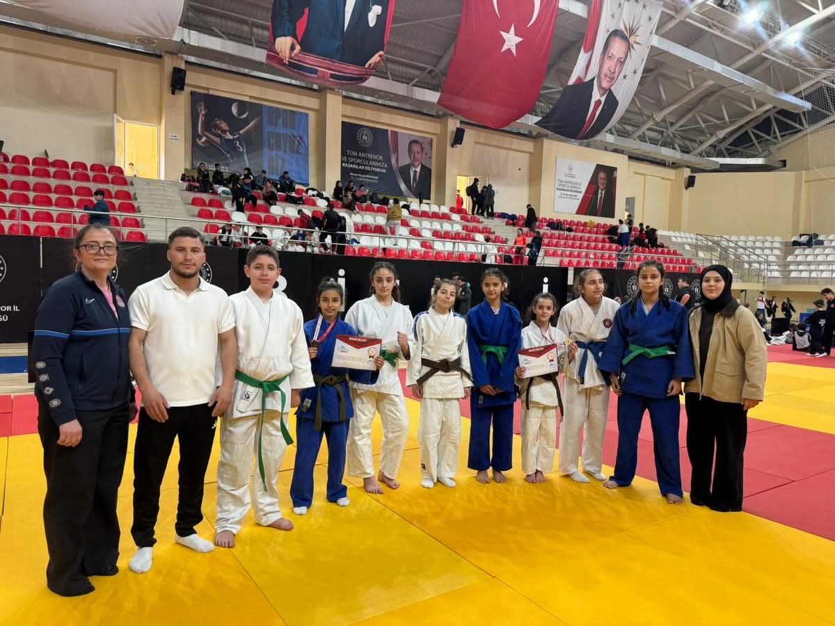 Aksaraylı minik judocular, Bilecik’te düzenlenen Okul Sporları Türkiye Şampiyonası’nda önemli