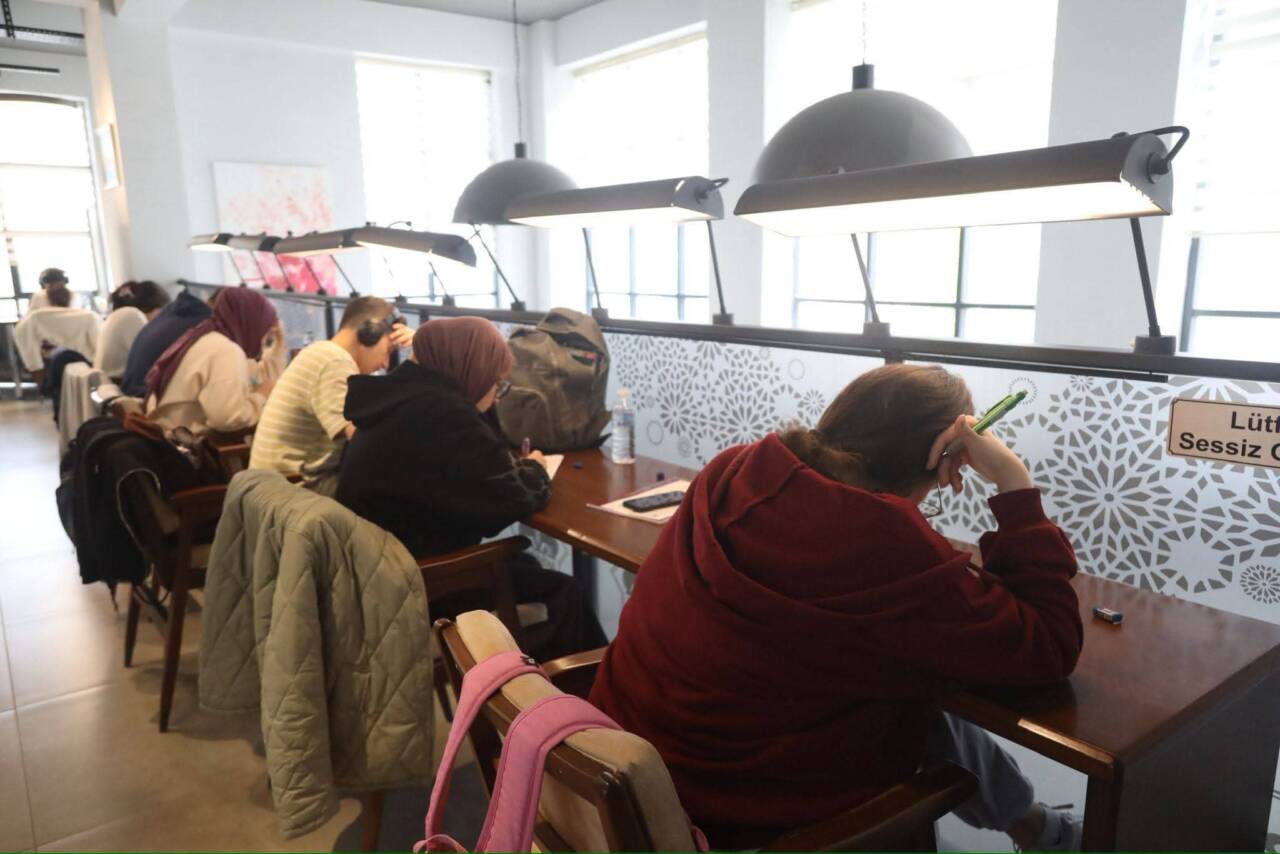 Aksaray’da sınav dönemine giren öğrenciler için hazırlanan çalışma alanları yoğun
