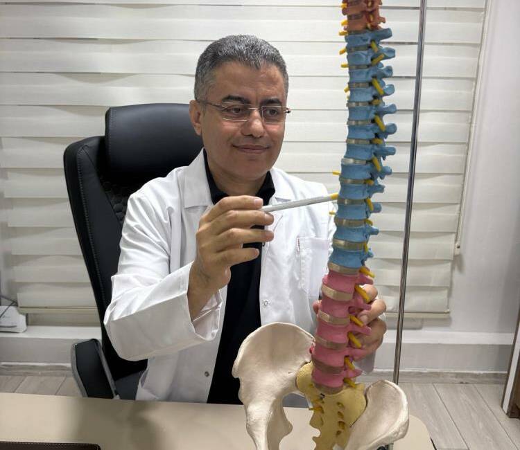 Fiziksel Tıp ve Rehabilitasyon Uzmanı Prof. Dr. İrfan Koca, uygun
