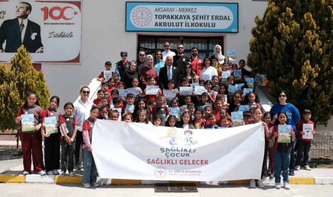 Minik sağlık elçilerine bilinçlendirme eğitimi Aksaray’da düzenlenen “Sağlıklı Çocuk, Sağlıklı Gelecek” etkinliğinde ilkokul öğrencilerine sağlıklı