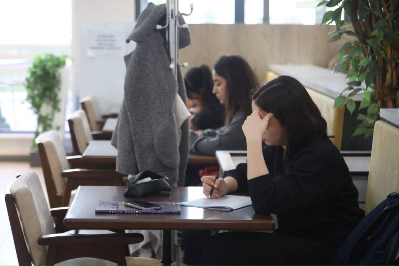 Aksaray Belediyesi tarafından hayata geçirilen Tapduk Emre Kitap Konağı, gençler