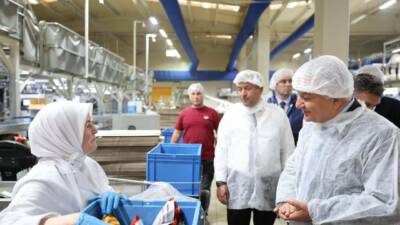 Aksaray Valisi Murat Duru, Organize Sanayi Bölgesi’nde faaliyet gösteren üç