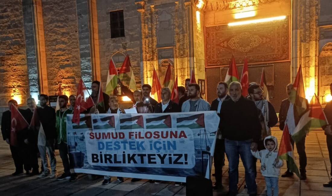 İHH’dan Sumud filosu için tepki;:Bu saldırı insanlığa yapıldı! İHH Aksaray İl Başkanı Eyüp Dağdaş, Ulu Camii’nde yapılan açıklamada