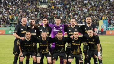 Türkiye 2.liginde kırmızı grupta grubu lider tamamlayan Bursaspor ve beyaz