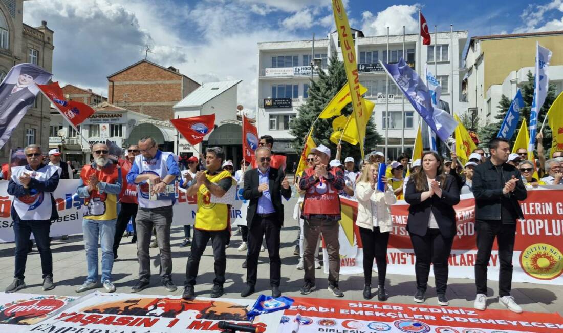 Aksaray’da 1 Mayıs’ta tek ses: Emek, adalet ve dayanışma meydanlara taştı Aksaray’da 1 Mayıs İşçi ve Emekçi Bayramı kapsamında düzenlenen buluşma,