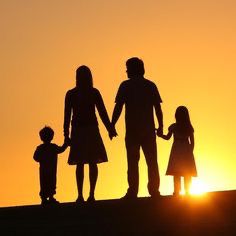Aile ve Nüfus On Yılı Genelgesi yürürlüğe girdi; gençlerin evliliği