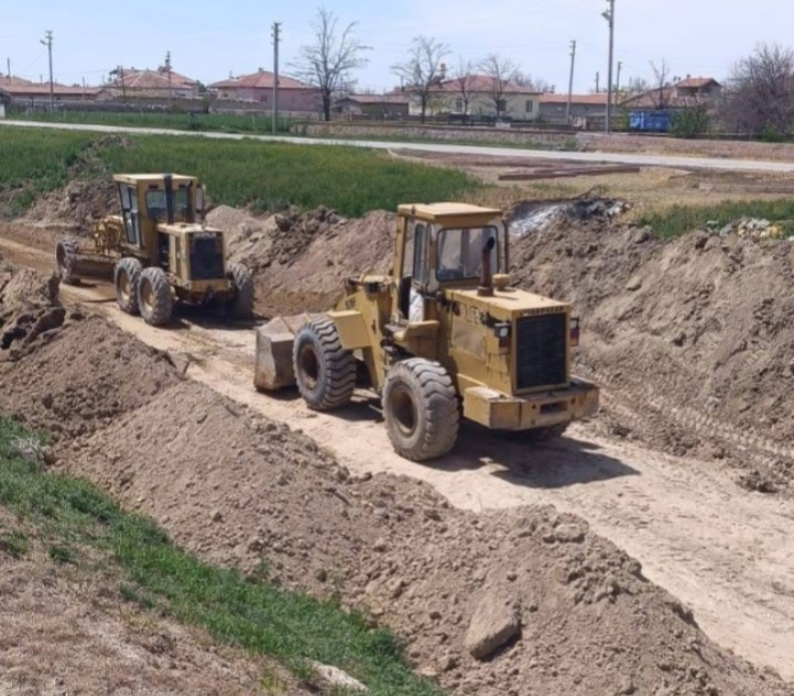 Aksaray’ın Yeşiltepe beldesinde dar köprü ve yol için çalışma başladı.