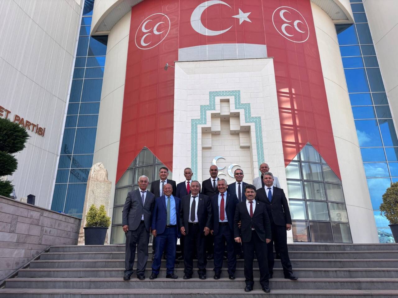 Aksaraylı MHP’li ilçe ve belediye başkanları il başkanı Burhanettin Karataş