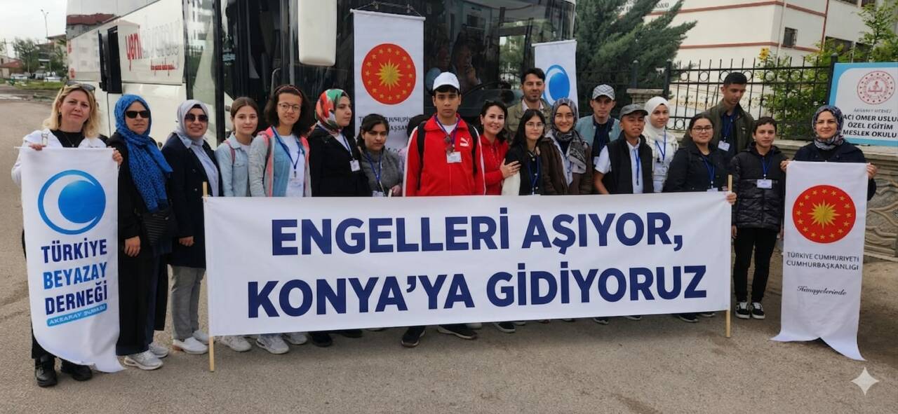 Beyazay Aksaray’ın Konya gezisinde engelli bireyler ve aileleri unutulmaz bir