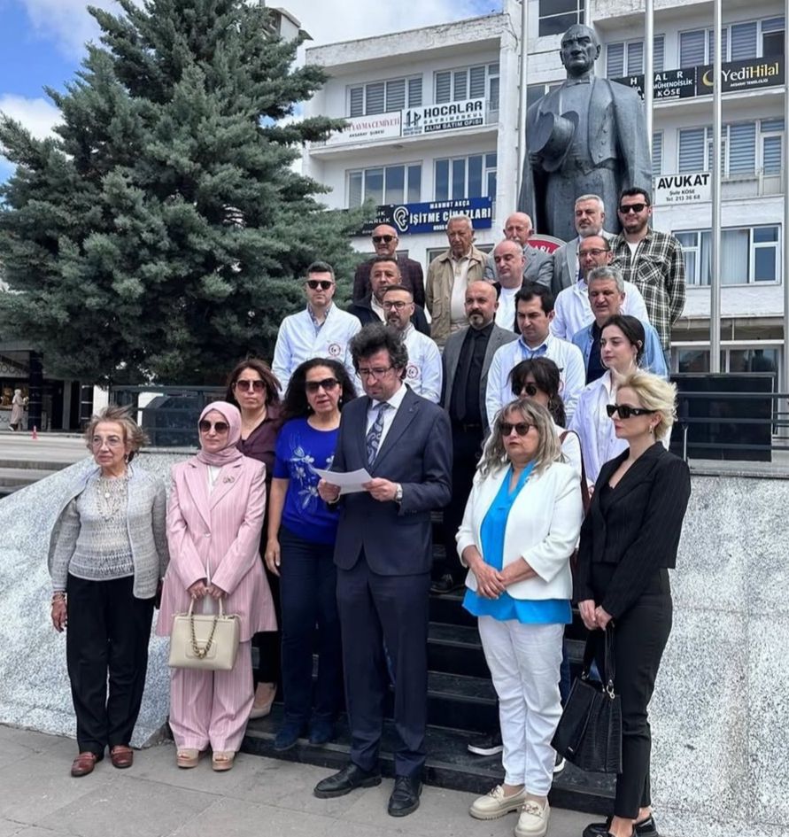 Aksaray Eczacılar Odası başkanı Raif Aksay, 14 Mayıs Bilimsel Eczacılık