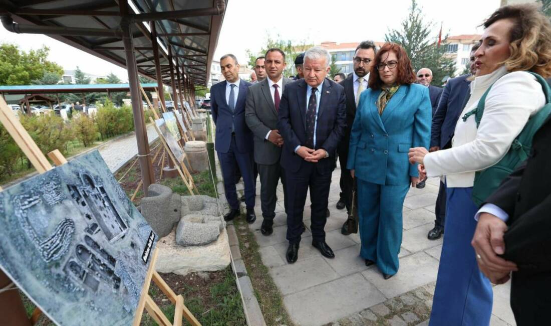 Müzeler Haftası kapsamında Aksaray Müzesi’nde düzenlenen programa Vali Murat Duru