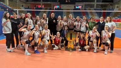 Aksaray’da Okul Sporları kapsamında düzenlenen Voleybol Genç B Kızlar İl