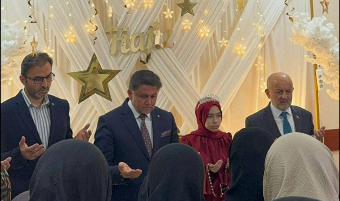 Aksaray’da hafızlığını tamamlayan 6. sınıf öğrencisi Hayrunnisa Kahveci için düzenlenen