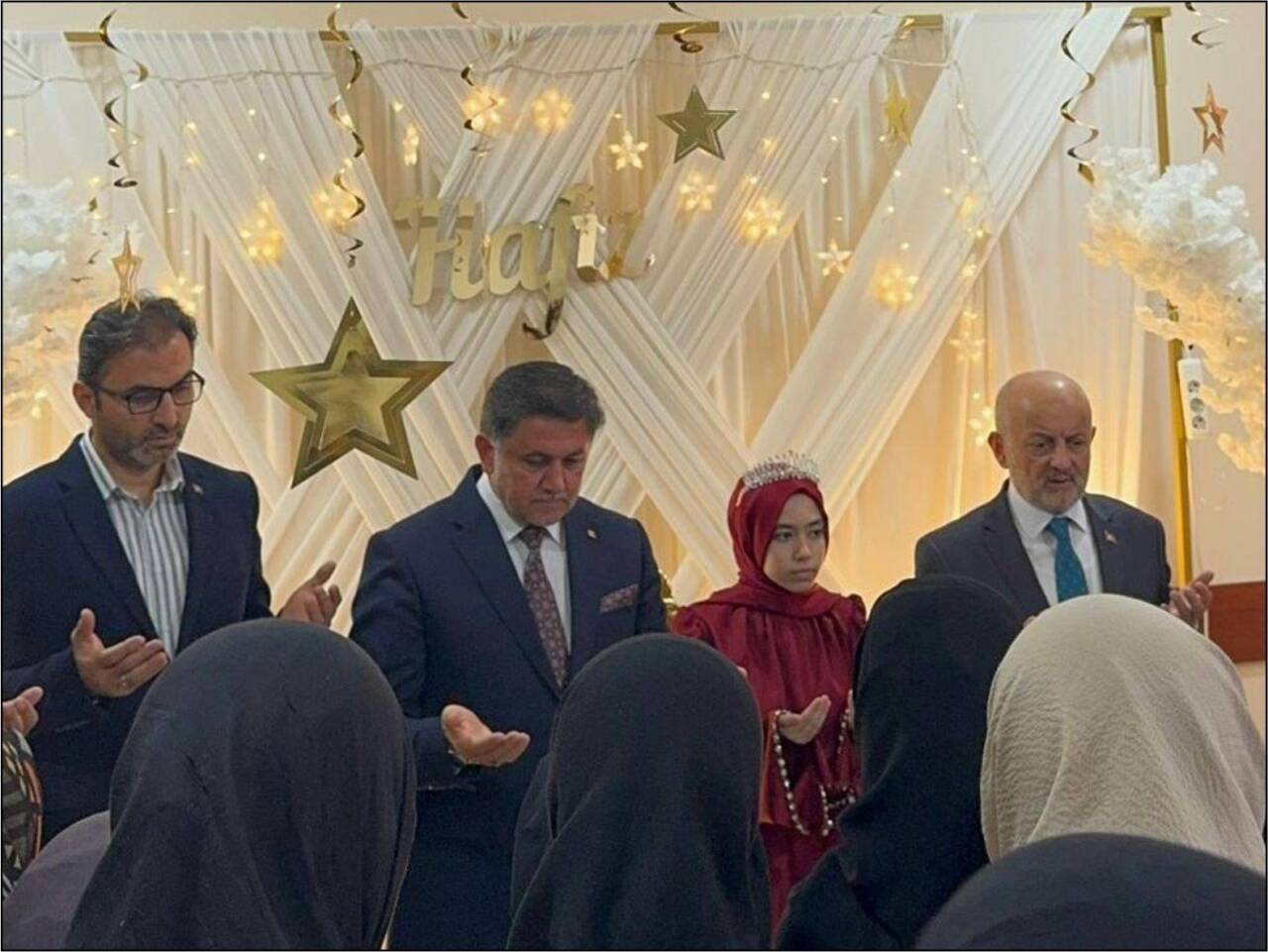 Aksaray’da hafızlığını tamamlayan 6. sınıf öğrencisi Hayrunnisa Kahveci için düzenlenen