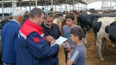 Aksaray’da yaklaşan Kurban Bayramı öncesinde kurbanlık hayvan denetimleri aralıksız sürdürülüyor.