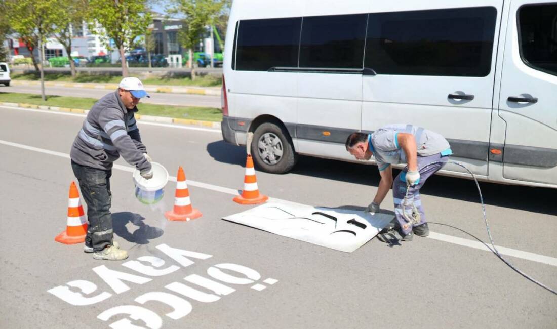 Aksaray’da yaya geçitleri yenileniyor Aksaray Belediyesi, kent genelinde trafik güvenliğini artırmak amacıyla yaya geçitlerinde