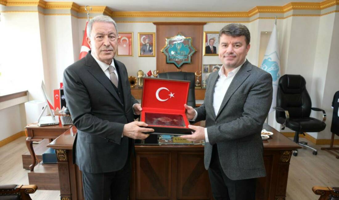 TBMM Milli Savunma Komisyonu Başkanı Akar, Aksaray Belediyesi’ni ziyaret etti TBMM Milli Savunma Komisyonu Başkanı ve AK Parti Kayseri Milletvekili