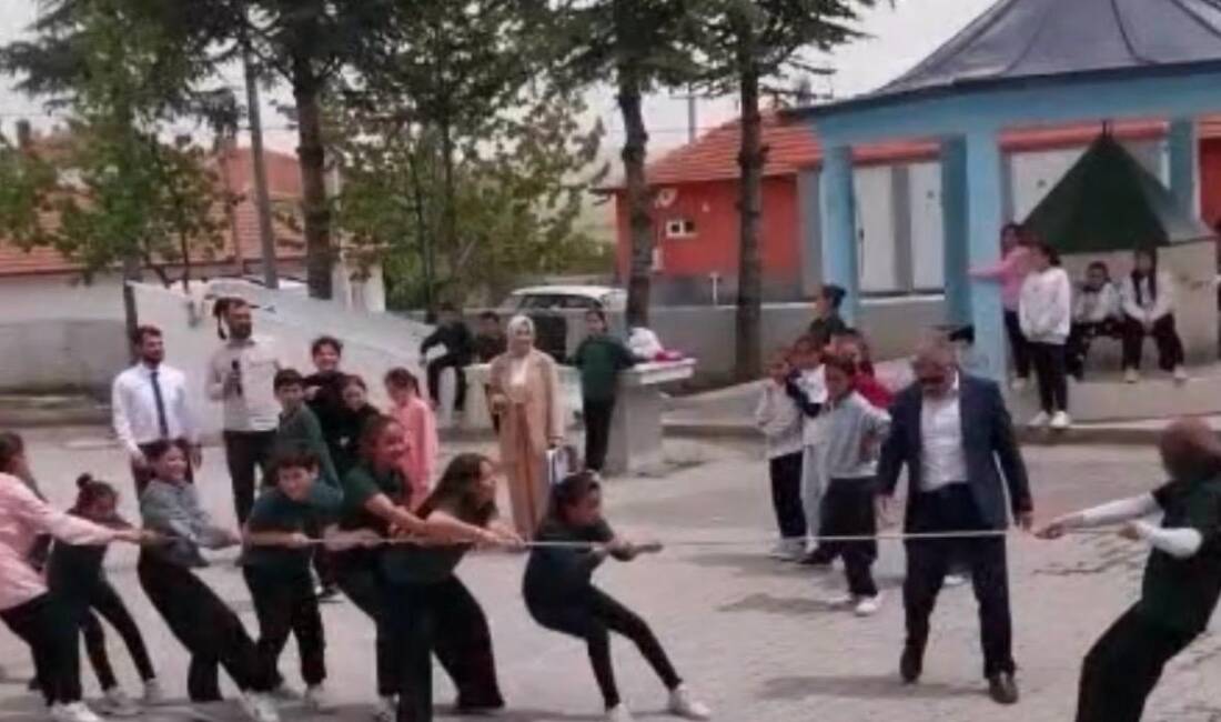 Ağaçören ilçesinde, ÇEDES Projesi kapsamında düzenlenen yıl sonu şenlikleri yoğun