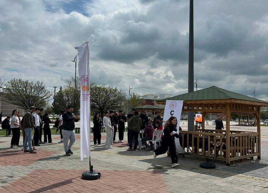 Aksaray Üniversitesi ile Aksaray Oryantiring İl Temsilciliği iş birliğinde düzenlenen