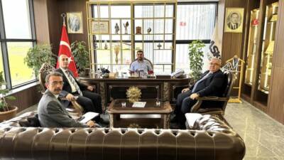 Ziraat Bankası Bölge Başkanı Mehmet Sözen, Şube Müdürü Murat Temurtaş