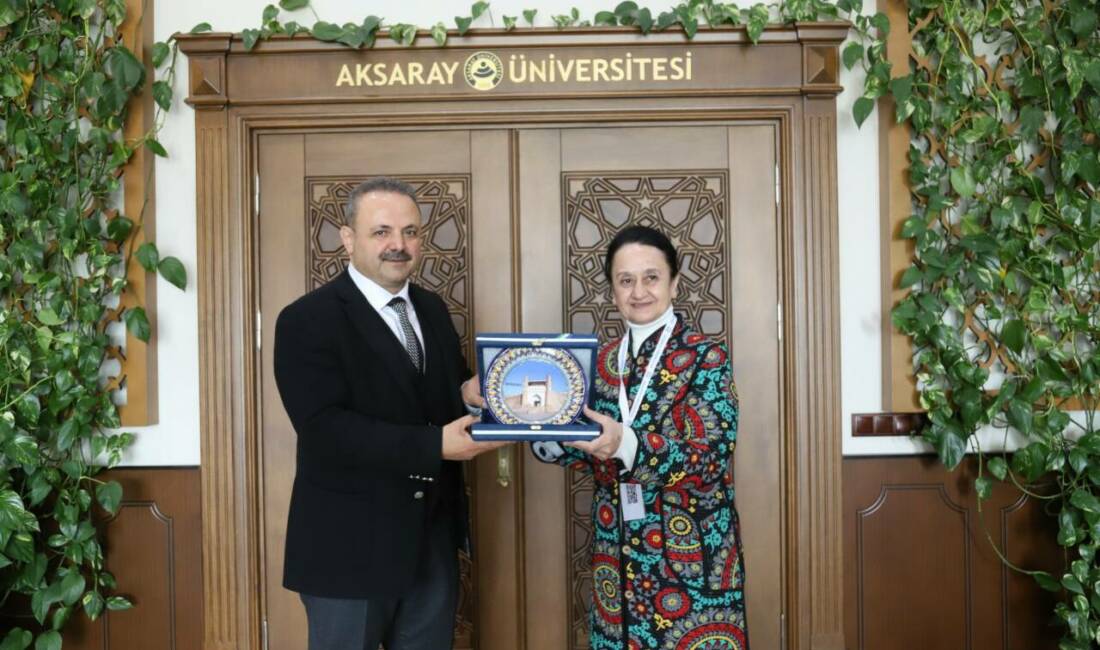 Özbekistan Devlet Konservatuarı’nın dünyaca ünlü sanatçısı ve Halk Çalgılarında İcracılık