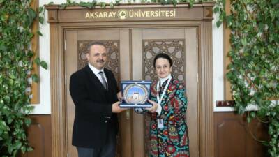 Özbekistan Devlet Konservatuarı’nın dünyaca ünlü sanatçısı ve Halk Çalgılarında İcracılık